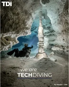 Technisches Tauchen Bremen – TDI Taucher in Höhle mit Sidemount Ausrüstung
